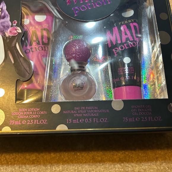 Katy Perry Collections Mad Potion Body Wash Set - Pink and Black - Picture 2 of 4